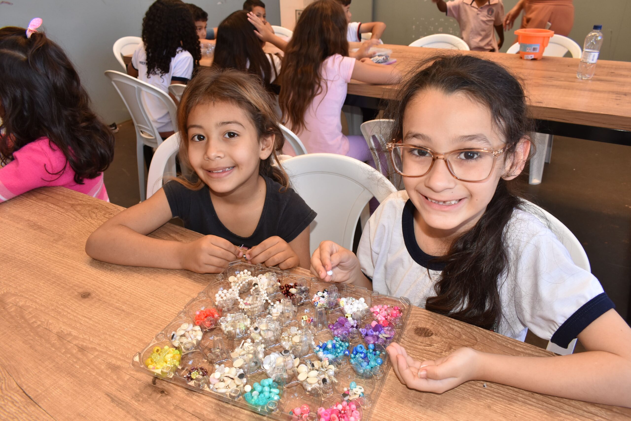 maos que criam scaled